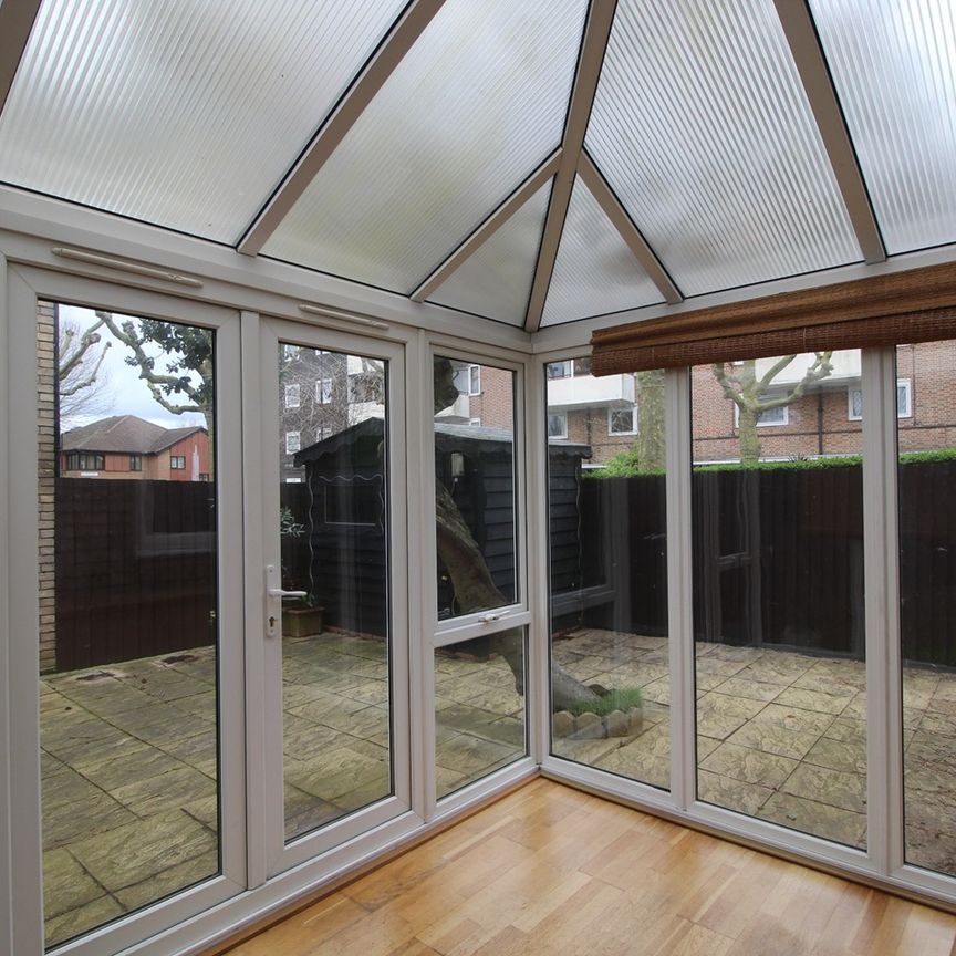 2 Bed End Terrace, St. James's Road, SE1 - Photo 1