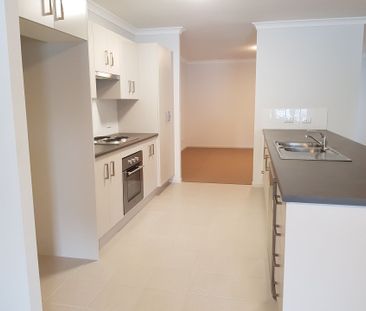 Duplex in Batehaven - Photo 2