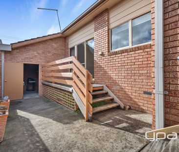 Spacious & Well-Located Unit in the Heart of Soldiers Hill - Photo 4