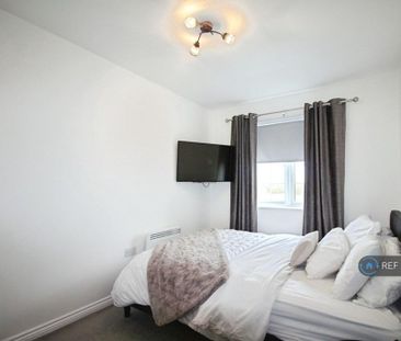 2 bedroom flat to rent - Photo 4