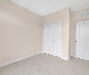 For Lease - 3090 Meadowridge Drive, Oakville, Ontario - Photo 6