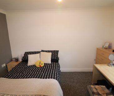 6 Bed Semi-Detached House, Arnold Road, SO17 - Photo 5