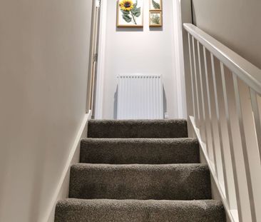 Fabulous shared house within walking distance of hospitals, train s... - Photo 2