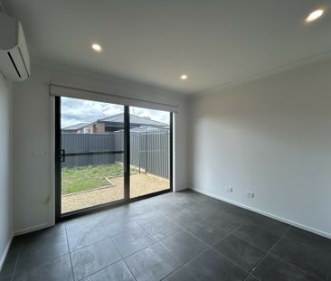 16 Luck Street, Sebastopol VIC, Belconnen - Photo 4