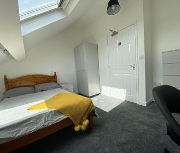 8 bedroom flat to rent - Photo 4