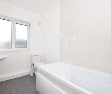 36, Hawksworth Grove, Kirkstall, Leeds, LS5 3NB - Photo 4