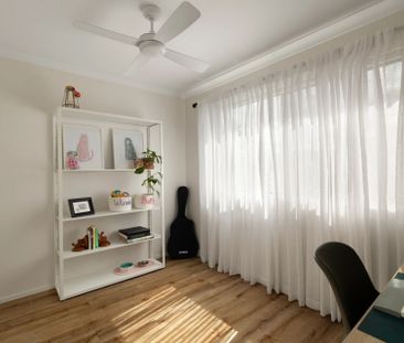Modern, Light-Filled Apartment with Spacious Layout and Prime Hamil... - Photo 3