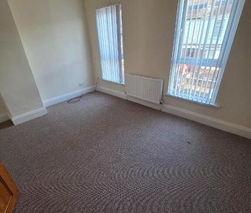 21 Fallswater Street, Belfast, BT12 6BZ - Photo 2