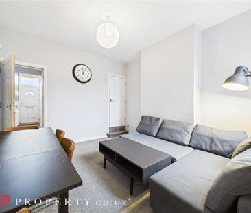 4 bedroom terraced house to rent - Photo 1