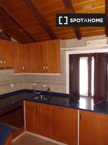 alcala_de_henares, Community of Madrid 28801 - Photo 4