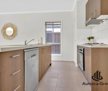 Spacious Double-Storey Living in Riverwalk Estate - Photo 5