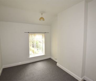 2 Bedroom Semi-Detached House - Photo 3