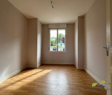 Location Appartement 3 pièces 65m² ST LEONARD DE NOBLAT 87400 - Photo 3
