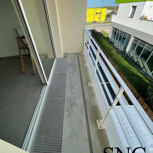 T2 AVEC BALCON ET DEUX PARKINGS EN SOUS SOL - Photo 1