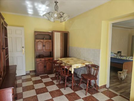 Kiadó átlagos állapotú lakás - Győr - Fotó 5