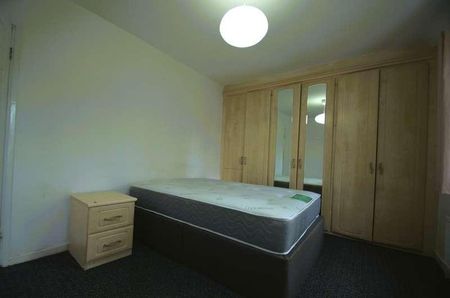 Shannon Close, Southall, UB2 - Photo 3