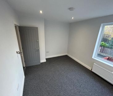 3 bedroom private hall to rent - Photo 1