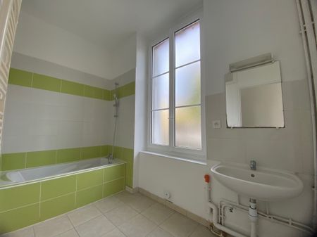 Location Appartement 3 pièces 55m² CHATEAUBRIANT 44110 - Photo 5