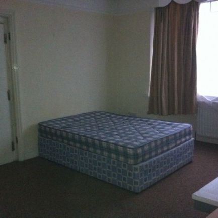 6/7 bedroom property available near Kingston Uni - Photo 1