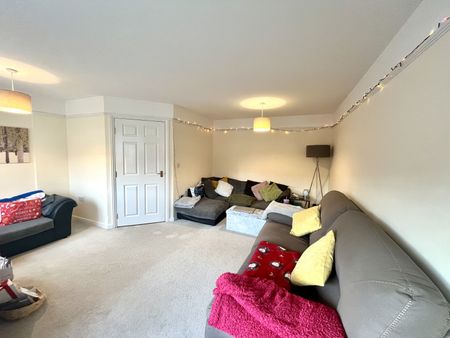 4 bed town house to rent Friars Terrace, Stafford ST17 - Photo 2