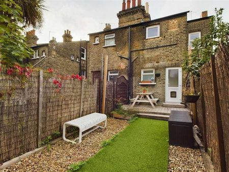 Gurdon Road, London, SE7 - Photo 3