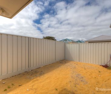 13 Cowaramup Loop, Two Rocks WA 6037 - Photo 6