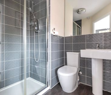 2 bedroom semi-detached house to rent - Photo 6