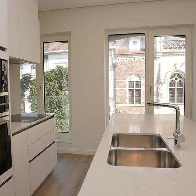 Appartement te huur in Kortrijk voor € 1.350 met 2 slaapkamers - Foto 1