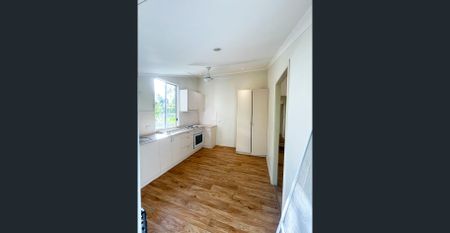 Charming 3 Bedroom Rental House with Ample Parking in Raceview! Book Your Viewing Today! - Photo 5