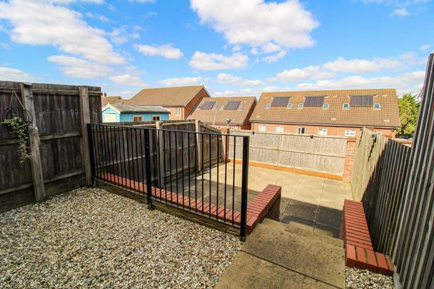 2 bedroom terraced house to rent - Photo 1