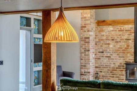 4 bedroom semi-detached house to rent - Photo 4