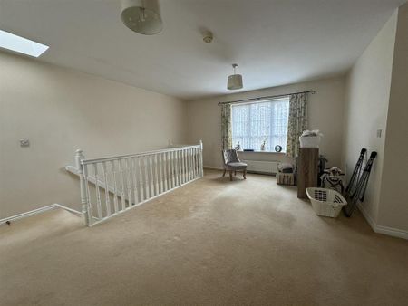 2 bedroom coach house to rent - Photo 3