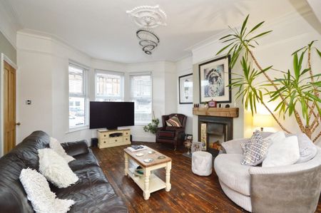 3 bedroom House To Let - Photo 5