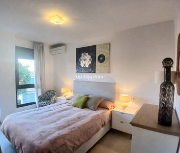 Middle Floor Apartment in Estepona - Photo 6