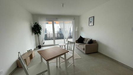 Appartement Mont Saint Martin 2 pièces meublé - Photo 2