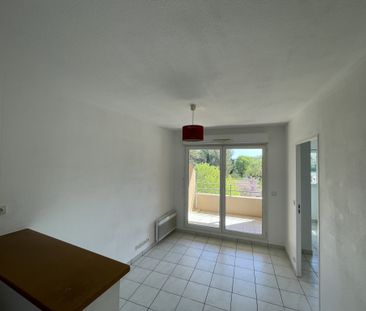 Location Appartement 2 pièces 32m² LA ROQUE D ANTHERON 13640 - Photo 3