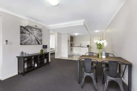 Light-Filled 2-Bedroom Apartment with Balcony, Close to PA Hospital & CBD - Photo 2