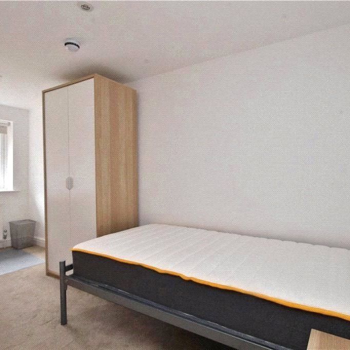 Portsmouth Road, Guildford, Surrey, GU2 4DU - Photo 1