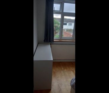 Room in a Shared House, Norfolk Avenue, N13 - Photo 2