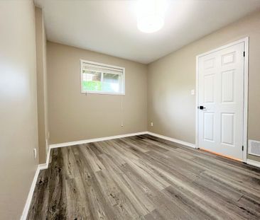 For Lease - 5 Golden Eagle Way, Barrie, Ontario - Photo 1