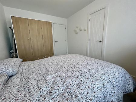 4 bedroom detached house to rent - Photo 5