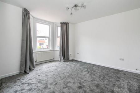 1 bedroom apartment to rent Gorleston Road, Branksome, Poole, BH12 - Photo 3
