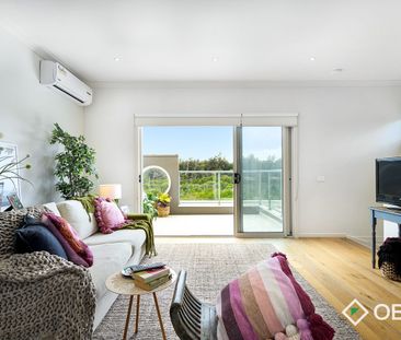 2-Bedroom Beachside Townhouse - Photo 2