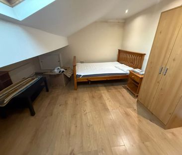 Elmsley Street, Preston - Photo 4