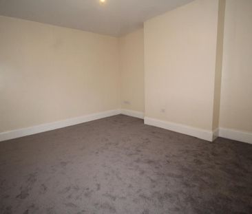 3 bedroom apartment to rent - Photo 3