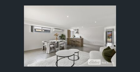 Bright and Spacious Family Living - Photo 2