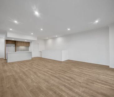 Modern 4-Bedroom Townhouse - Photo 6