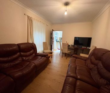 6 bedroom semi-detached house to rent - Photo 2