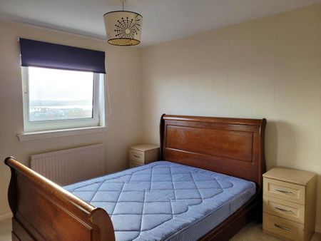 3 bedroom flat to rent - Photo 4