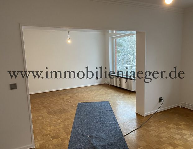 Rahlstedt-Meiendorf - Modernisierte Endetagen-Whg mit sonnigen Balkon, EBK, Vollbad, Parkett, frei - Photo 1